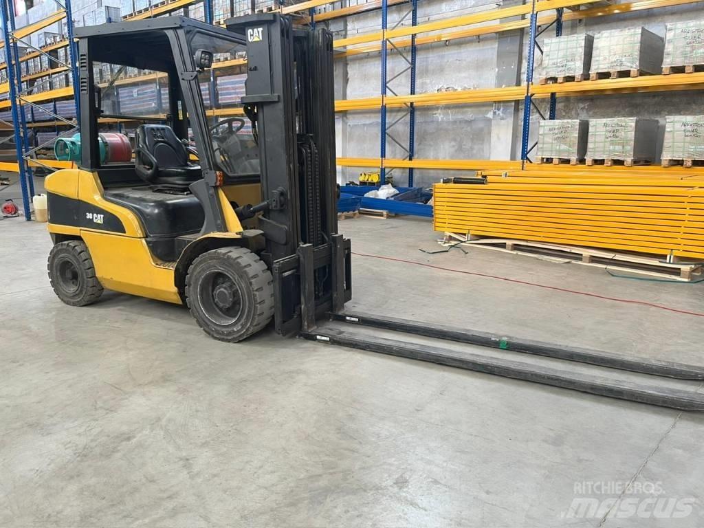 CAT CAT GP30N Камиони с АГУ