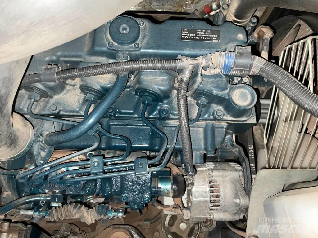 Kubota R 065 Колесни товарачи