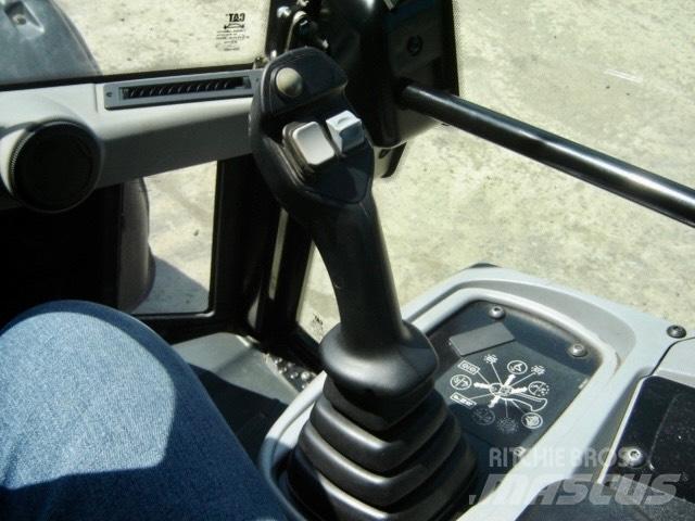 CAT 906 M Колесни товарачи