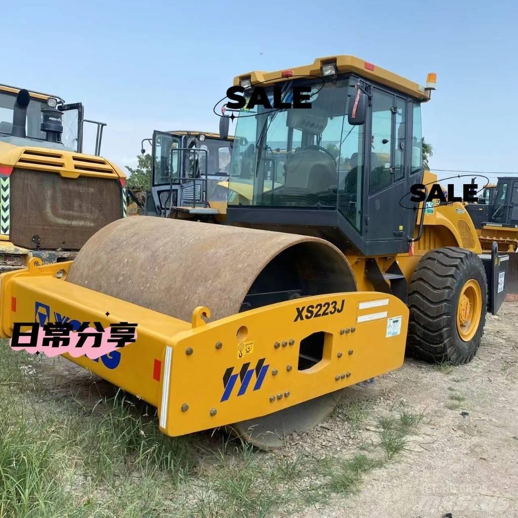 XCMG XS 223 J Еднобарабанни ролки
