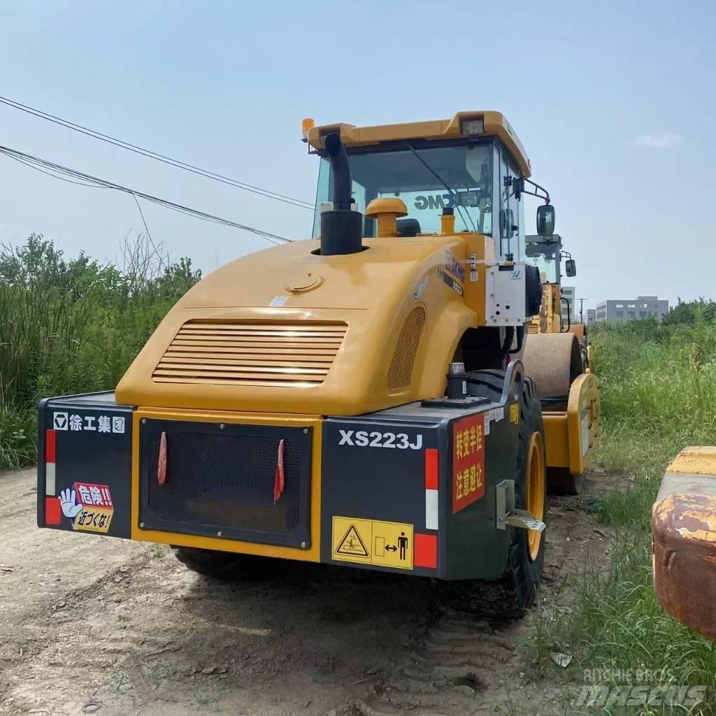 XCMG XS 223 J Еднобарабанни ролки
