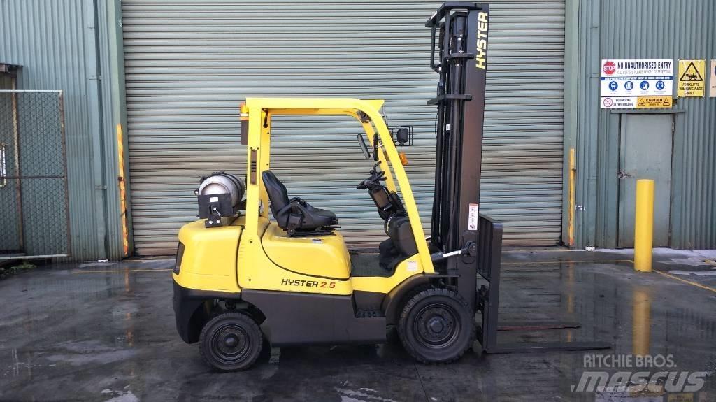 Hyster H2.5XT Камиони с АГУ
