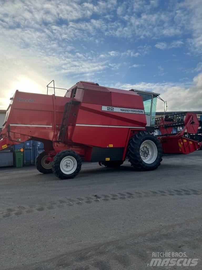 Massey Ferguson 22 Комбайни