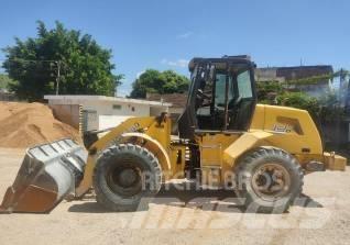 New Holland 12 D Колесни товарачи