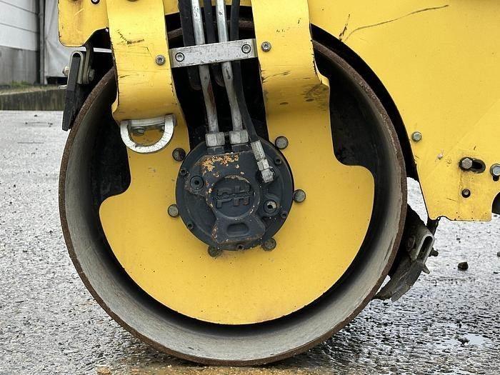 Bomag BW 80 AD-5 Двойни барабанни ролки
