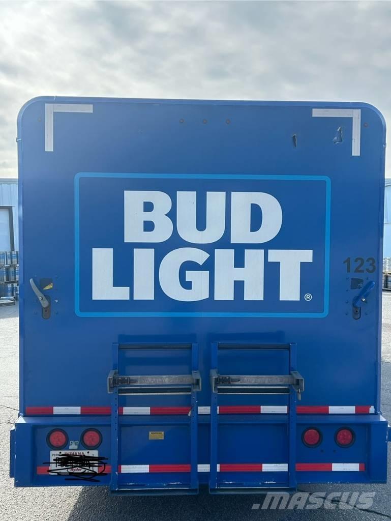 Mickey 22 Bay Ремаркета за напитки