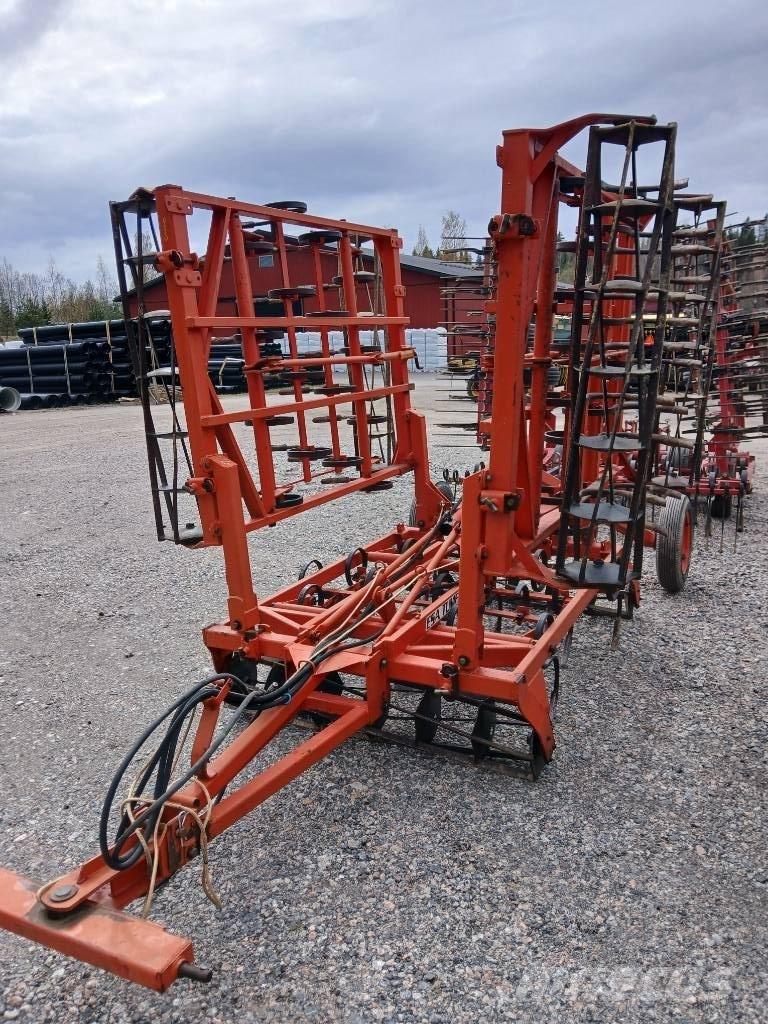 ESA Tume 4800 Брани