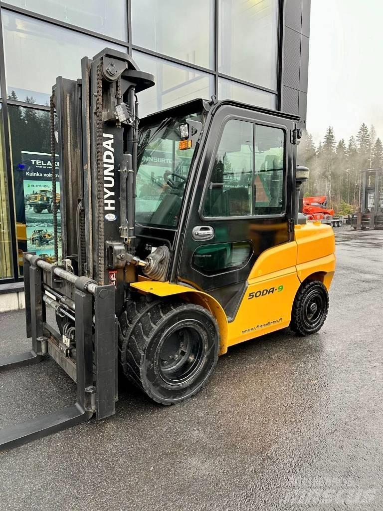 Hyundai 50DA-9 Дизелови камиони