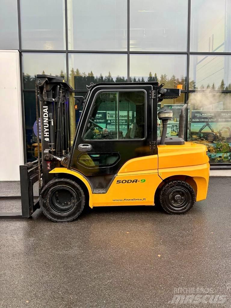 Hyundai 50DA-9 Дизелови камиони