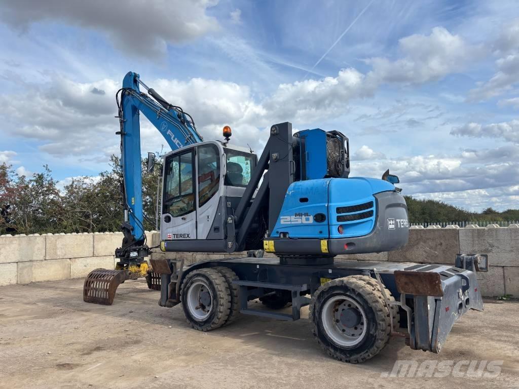 Fuchs MHL 250 Оператори на отпадъци/индустрия
