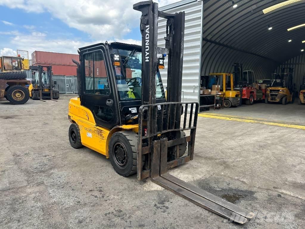 Hyundai 40D-9F Дизелови камиони