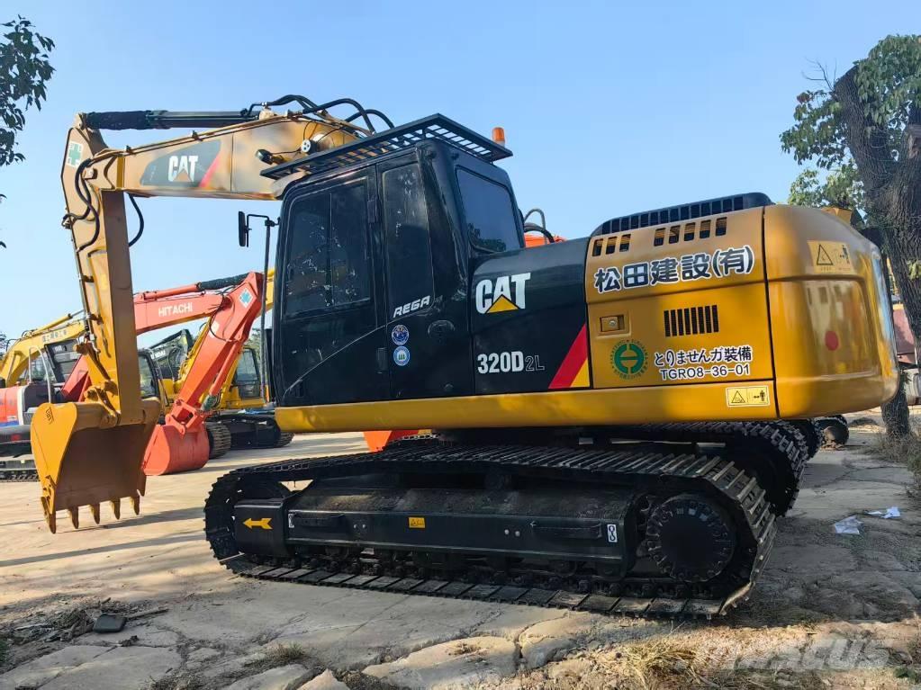 CAT 320 D2L Верижен екскаватор