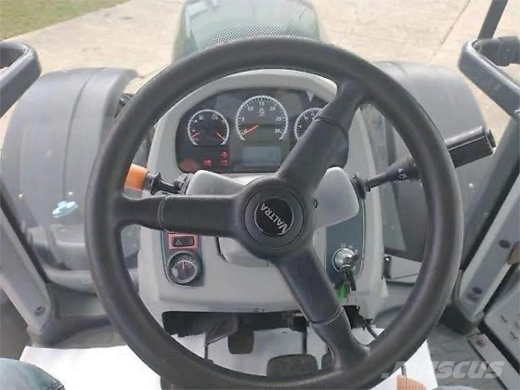 Valtra T 174 E Трактори