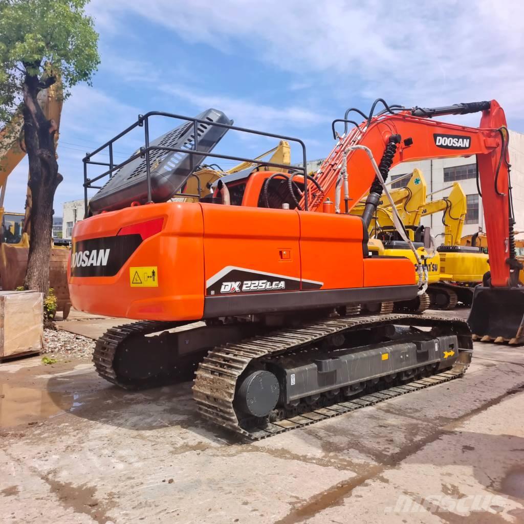 Doosan DX 225 LCA Верижен екскаватор
