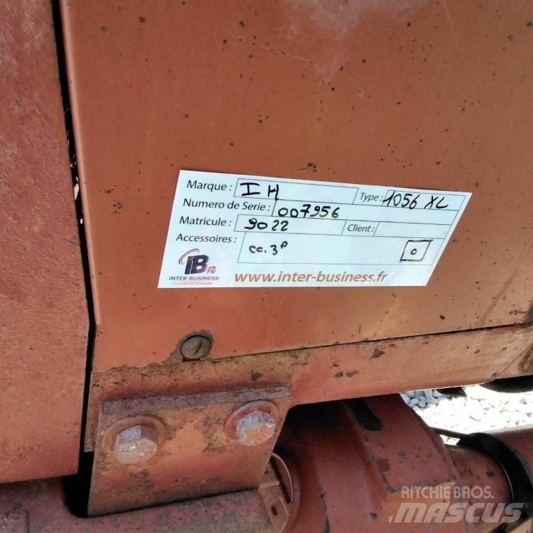 Case IH 1056 XL Трактори