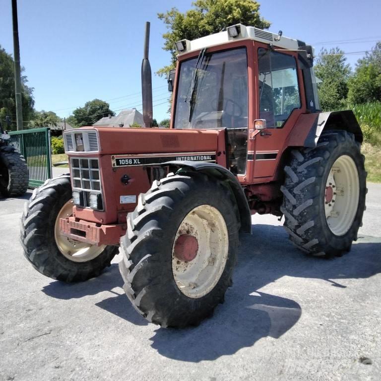 Case IH 1056 XL Трактори