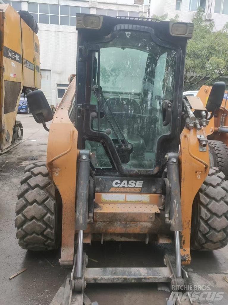 CASE SR 250 Мини товарачи
