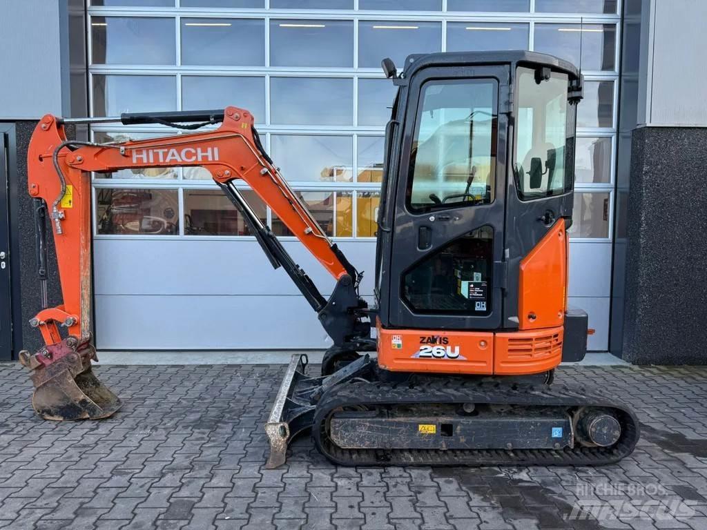 Hitachi ZX26U-6 CR Мини екскаватори < 7 т