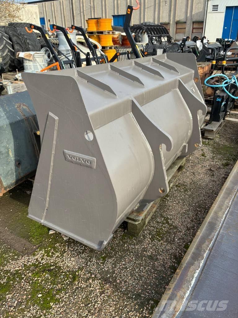 Volvo Skopa Кофи