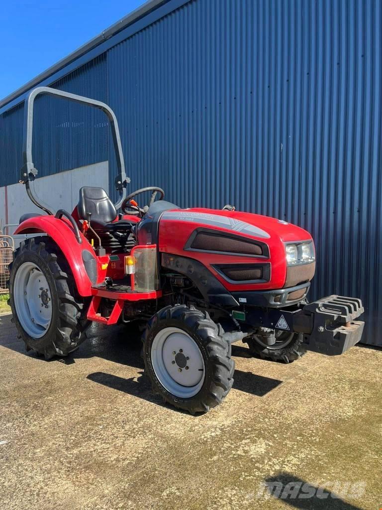 McCormick X10.30M Компактни трактори