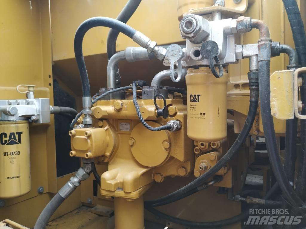 CAT 320 D Верижен екскаватор