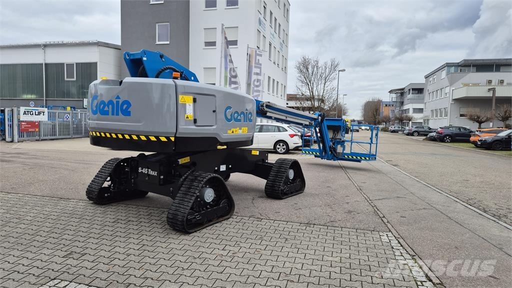 Genie S-45 TraX Съчленени стрелови подемници