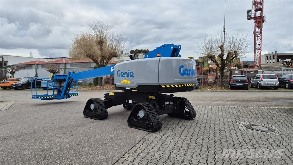Genie S-45 TraX Съчленени стрелови подемници