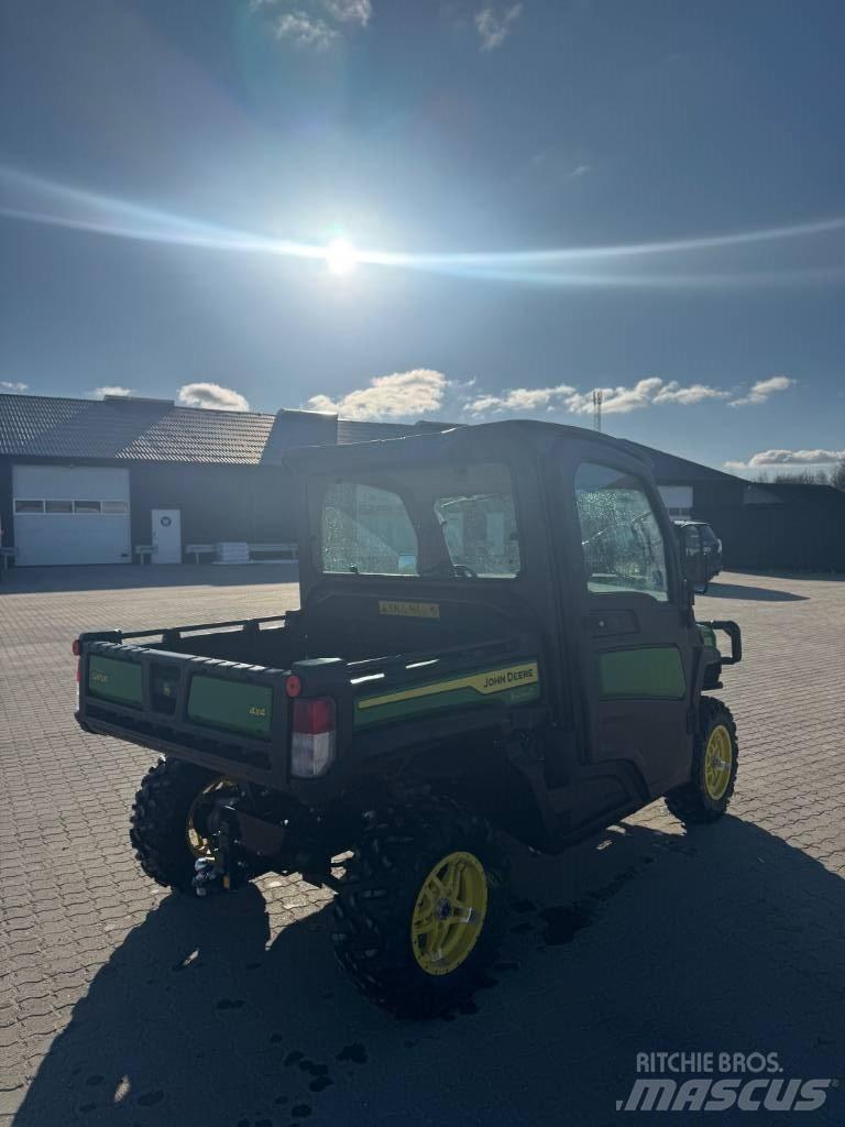 John Deere XUV 865 UTV
