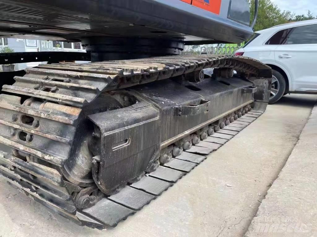 Hitachi ZX 200 C LC Верижен екскаватор