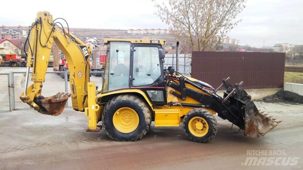 CAT 428D Товарач със заден ексватор