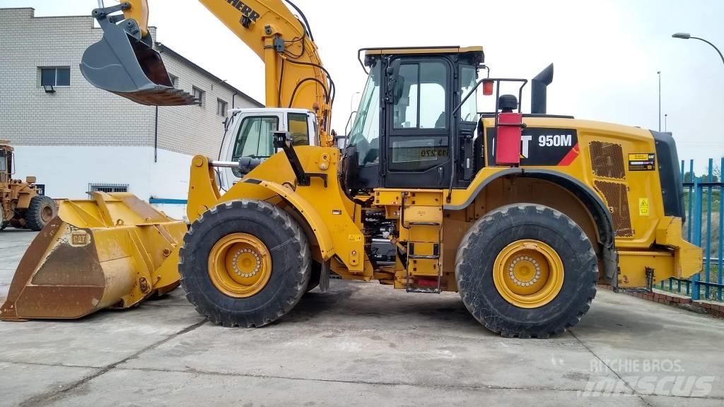 CAT 950M Колесни товарачи