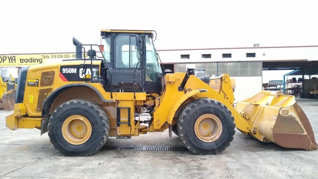 CAT 950M Колесни товарачи