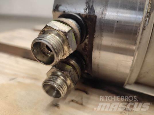 Merlo 40.25  actuator Стрели и рамена
