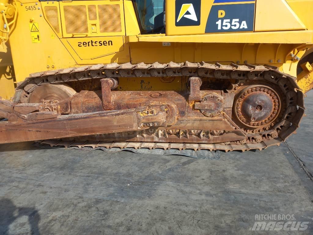 Komatsu D155A-6R Верижни булдозери
