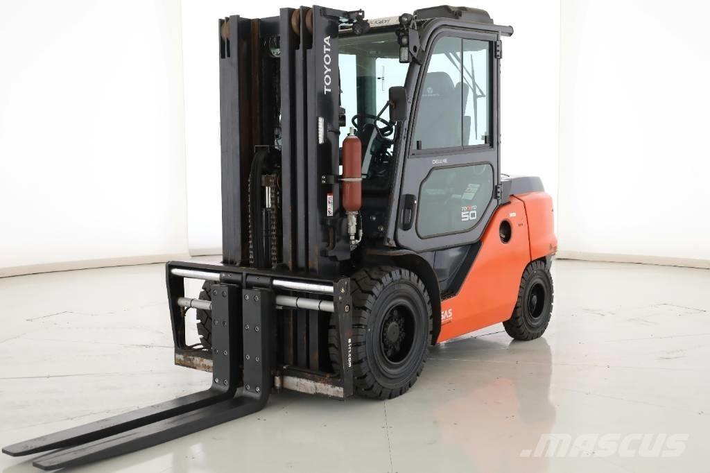 Toyota 40-8-FD-50-N Дизелови камиони