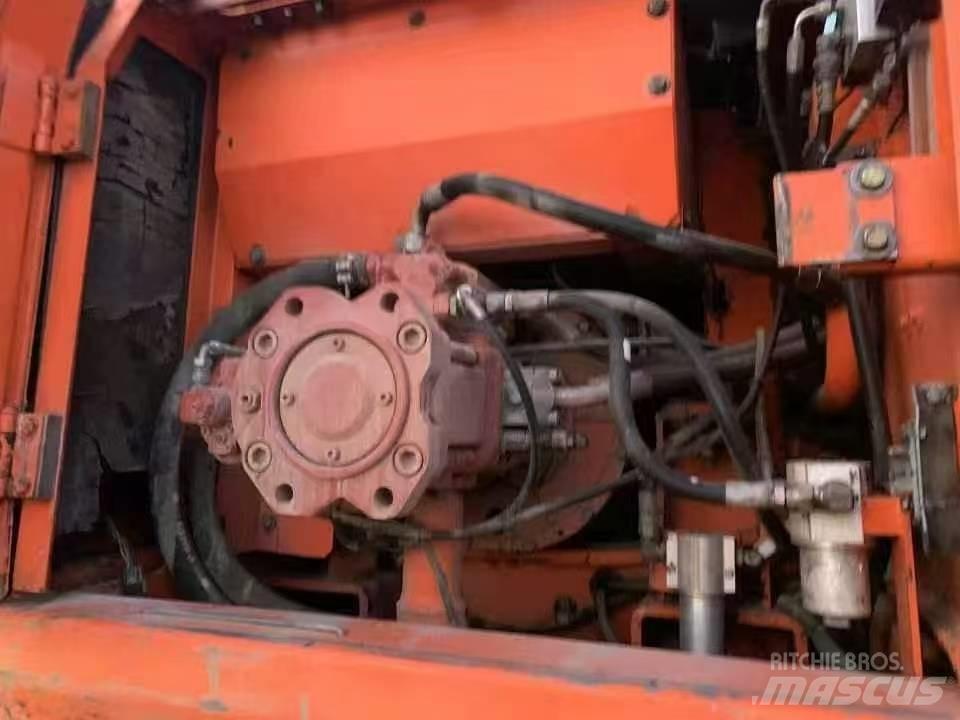 Doosan DH 210 W-7 Колесни екскаватори