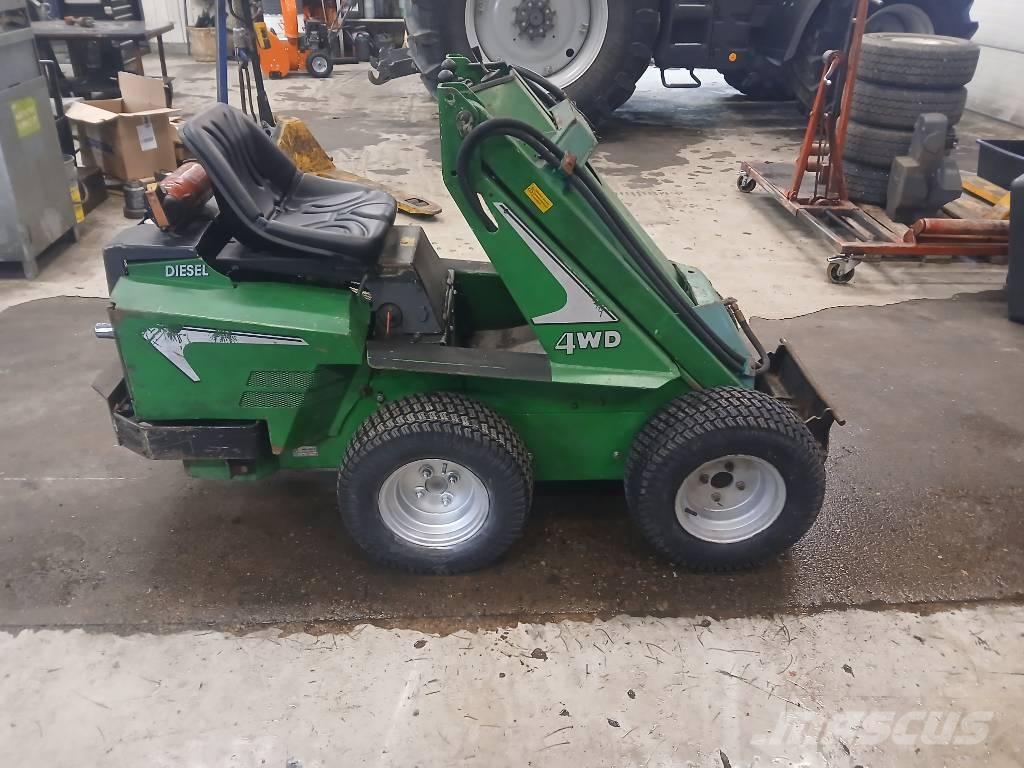 Avant 320 Многофункционални товарачи