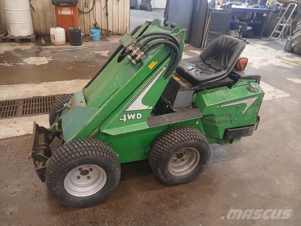 Avant 320 Многофункционални товарачи