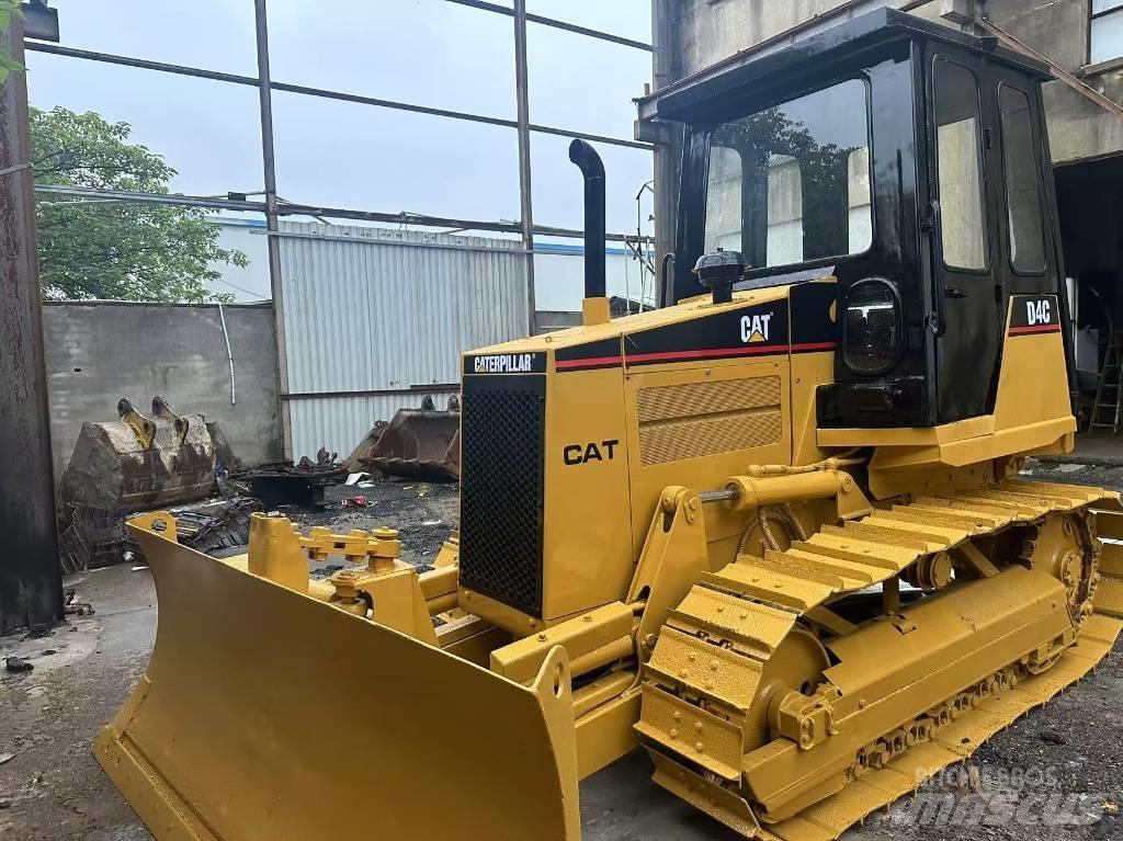 CAT D 4 C Верижни булдозери
