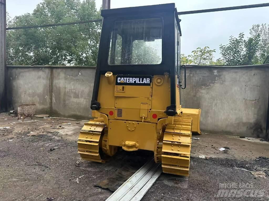 CAT D 4 C Верижни булдозери
