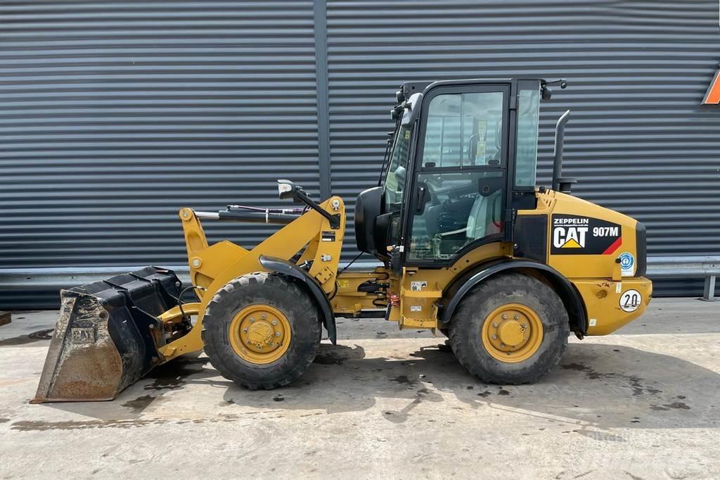 CAT 907M Колесни товарачи