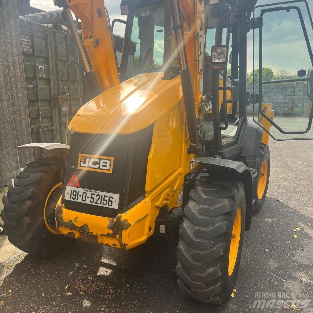 JCB 3CX Compact Товарач със заден ексватор