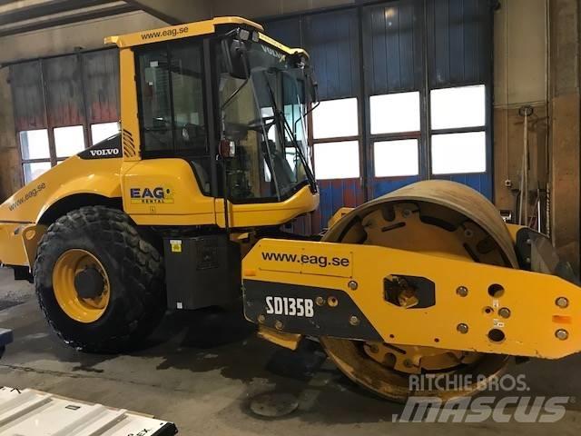 Volvo SD 135 (UTHYRES) Еднобарабанни ролки
