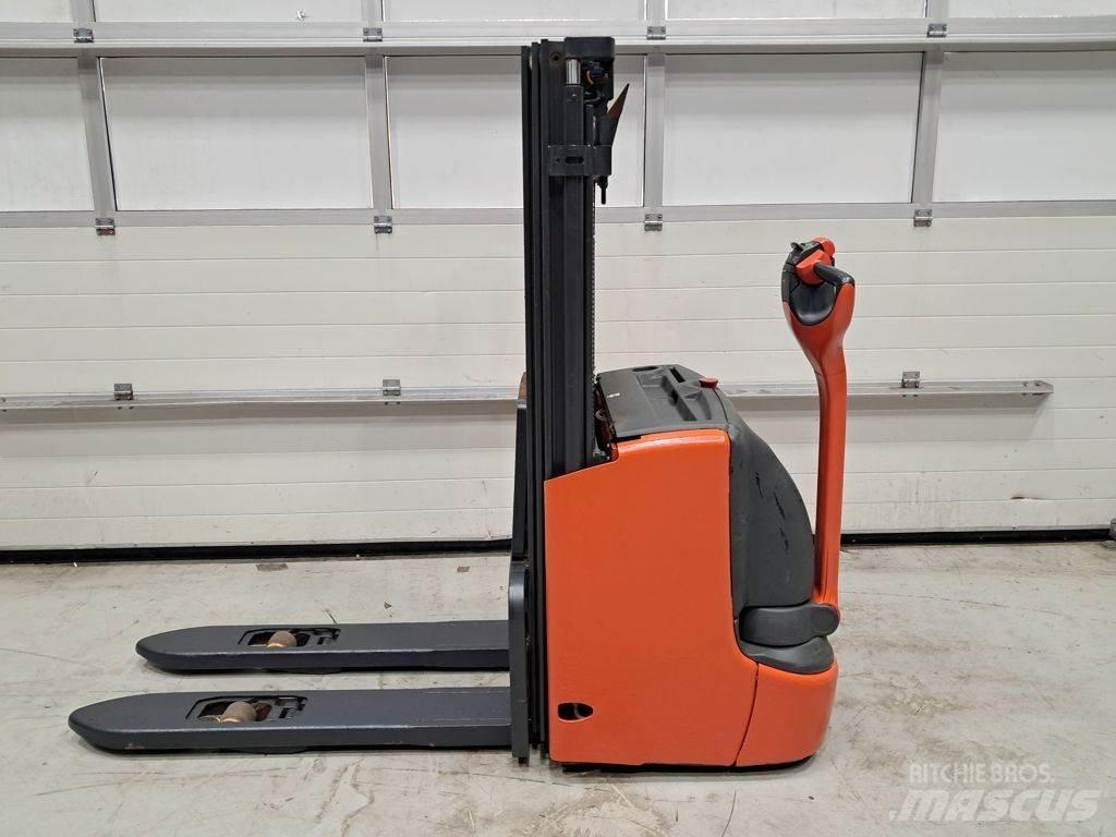 Linde L12I Колички високоповдигачи с теглич