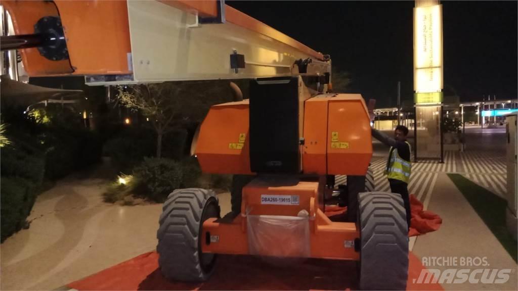 JLG 800AJ Съчленени стрелови подемници