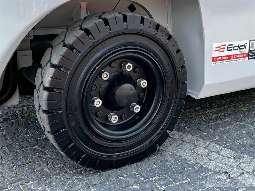 Nissan DG1F4A50Y Дизелови камиони
