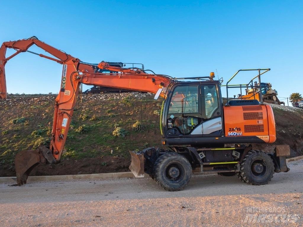 Hitachi 140W Колесни екскаватори
