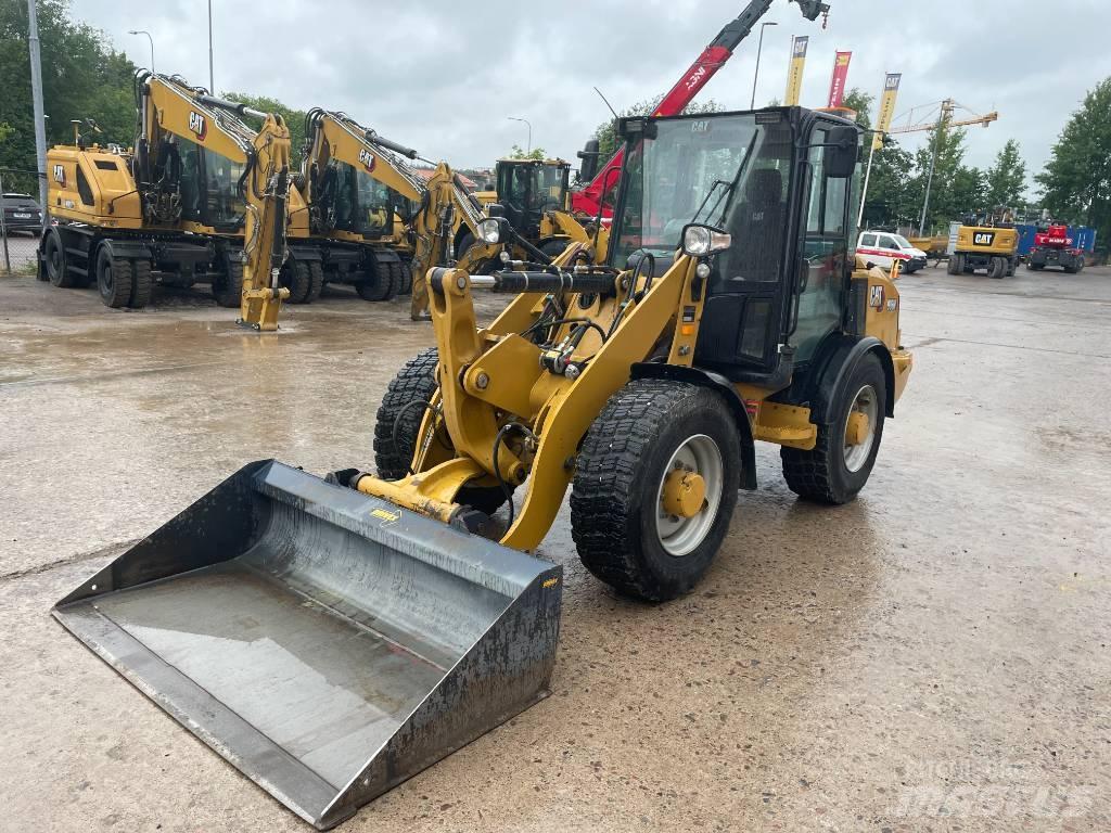 CAT 906 M Колесни товарачи
