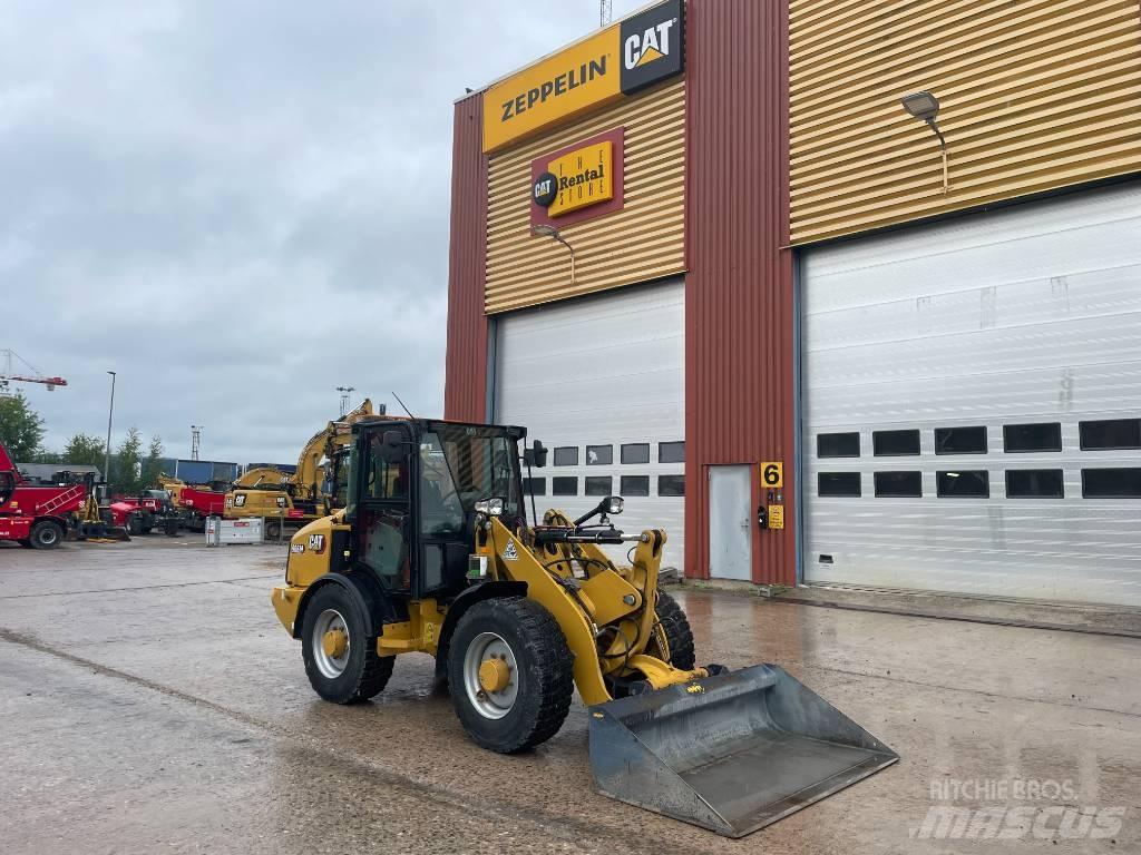 CAT 906 M Колесни товарачи