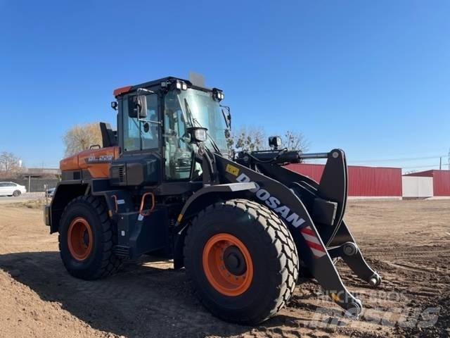 Doosan DL 220 Колесни товарачи